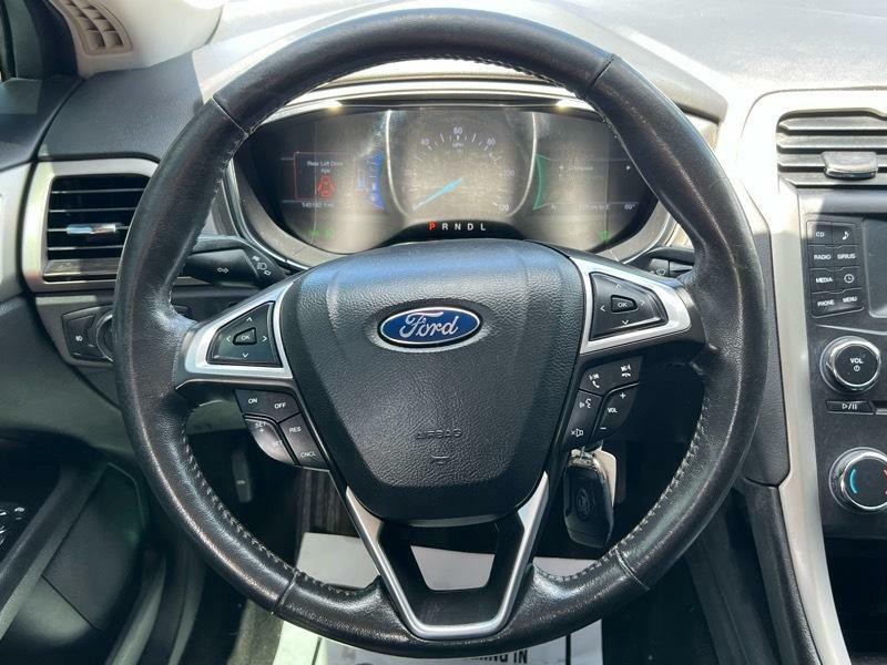 2015 Ford Fusion Image 16