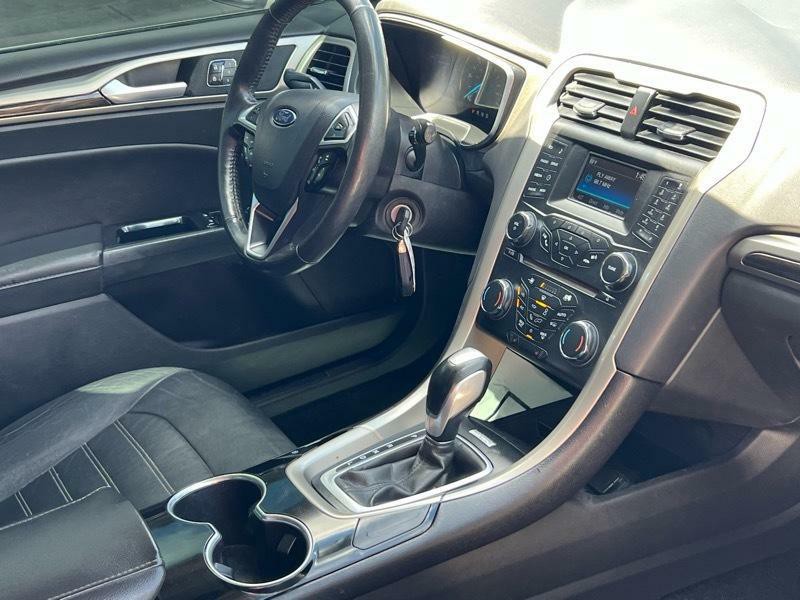 2015 Ford Fusion Image 24