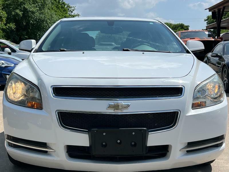 2012 Chevrolet Malibu Image 2