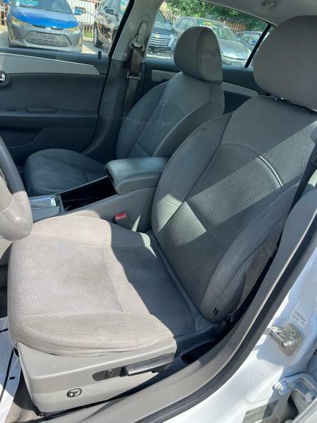 2012 Chevrolet Malibu Image 22