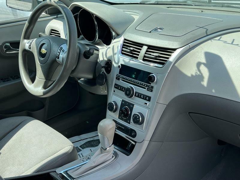 2012 Chevrolet Malibu Image 23