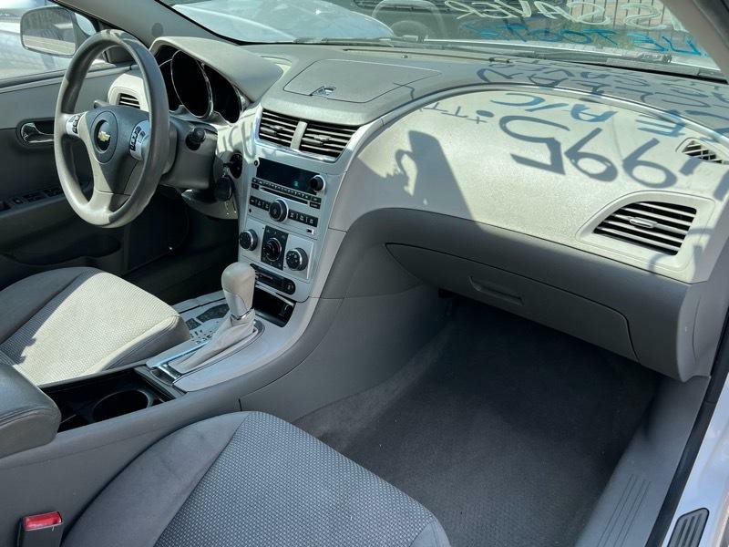 2012 Chevrolet Malibu Image 24