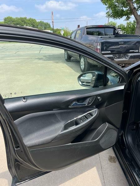 2019 Chevrolet Cruze Image 16