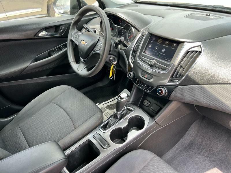 2019 Chevrolet Cruze Image 20