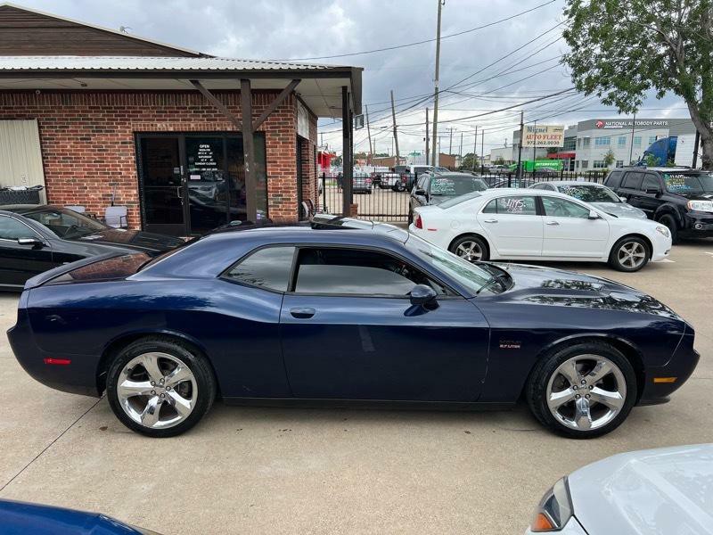 2013 Dodge Challenger Image 8