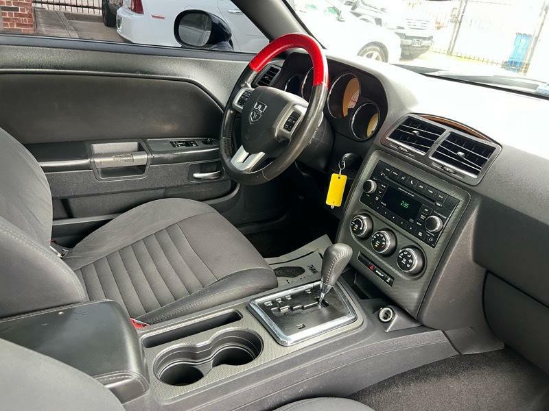 2013 Dodge Challenger Image 27