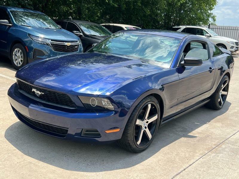 2012 Ford Mustang Image 1