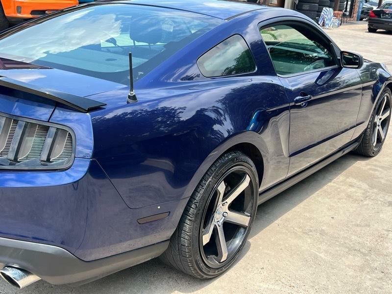 2012 Ford Mustang Image 12