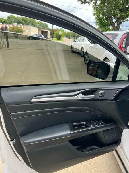 2017 Ford Fusion Image 16