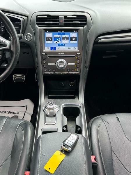 2017 Ford Fusion Image 19