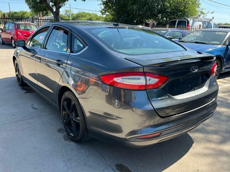 2016 Ford Fusion Image 4