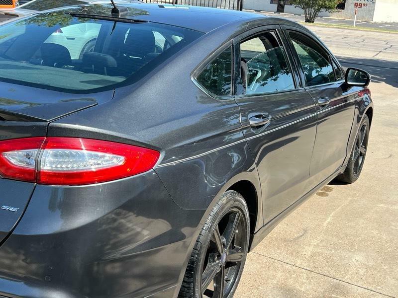 2016 Ford Fusion Image 12