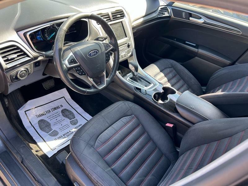 2016 Ford Fusion Image 13