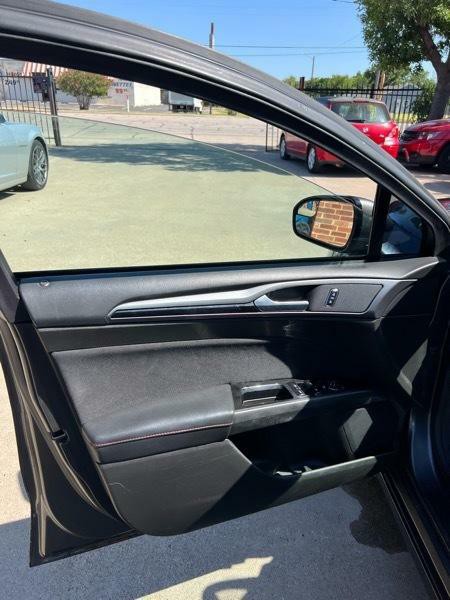 2016 Ford Fusion Image 14