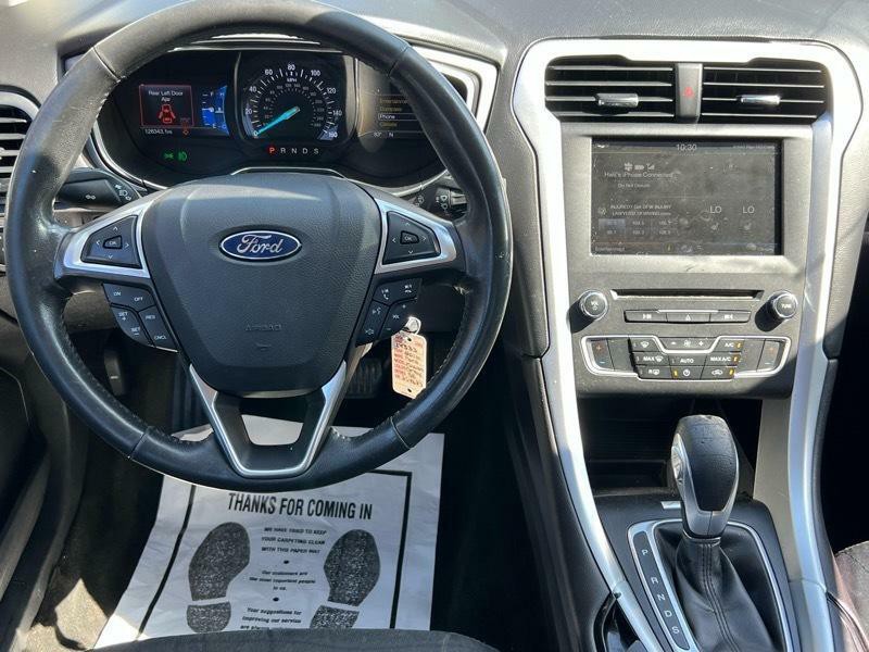 2016 Ford Fusion Image 16