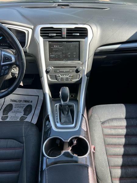 2016 Ford Fusion Image 17