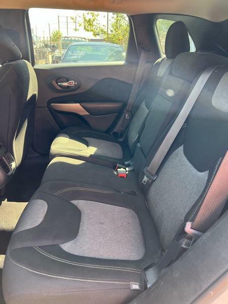 2018 Jeep Cherokee Image 22