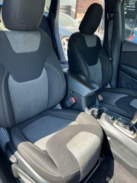 2018 Jeep Cherokee Image 25