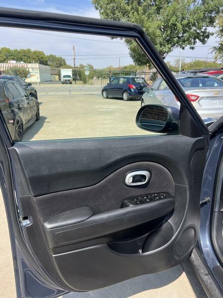 2015 Kia Soul Image 16