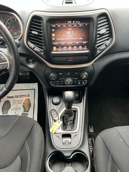 2015 Jeep Cherokee Image 19