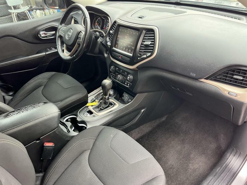 2015 Jeep Cherokee Image 21