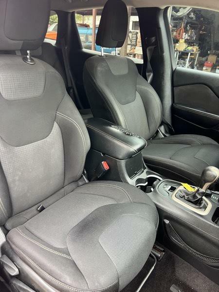 2015 Jeep Cherokee Image 25