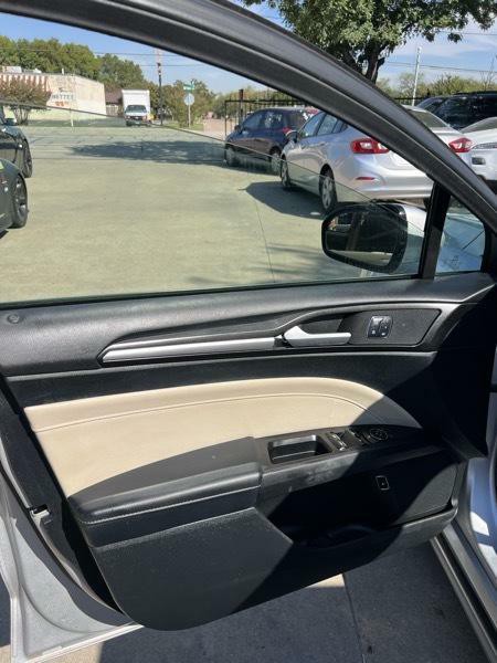 2017 Ford Fusion Image 15