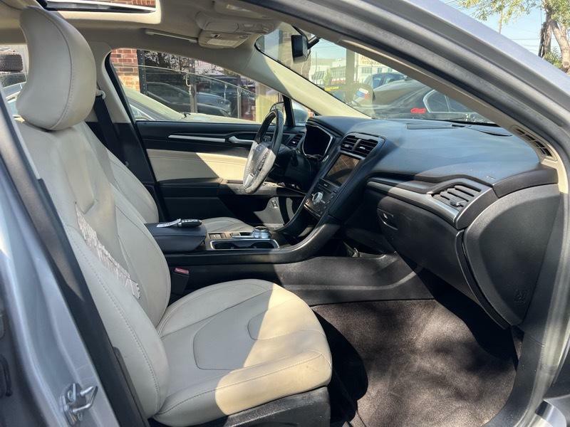 2017 Ford Fusion Image 19