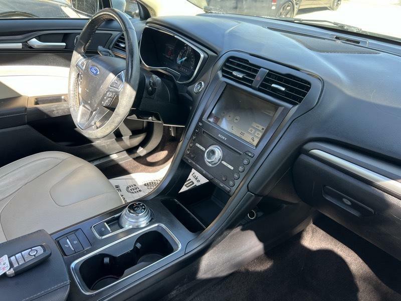 2017 Ford Fusion Image 24