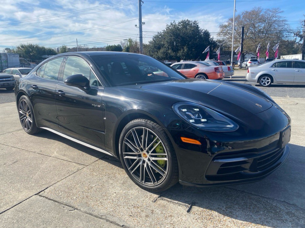 2018 Porsche Panamera Image 1