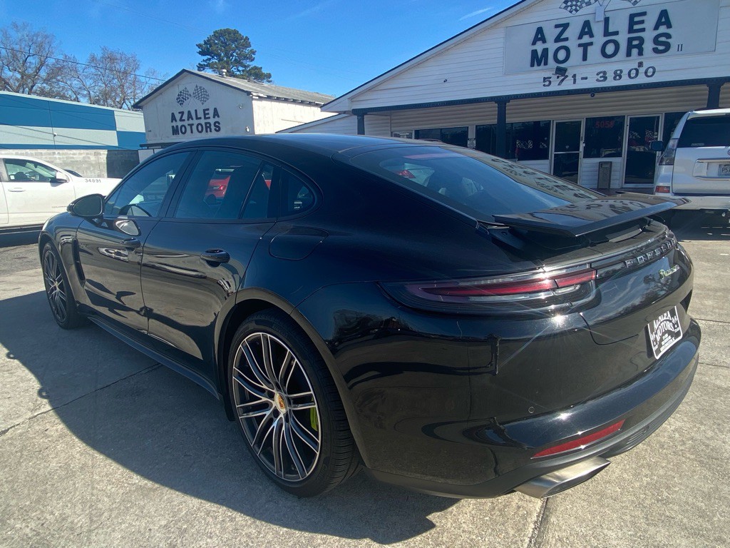 2018 Porsche Panamera Image 3