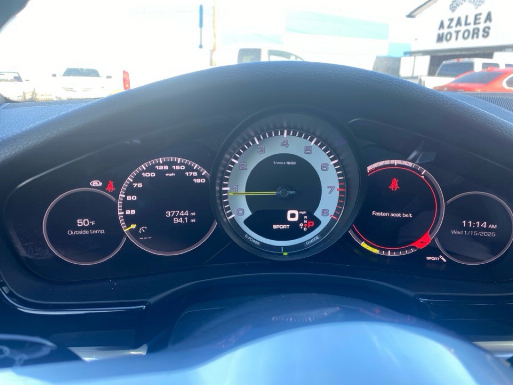 2018 Porsche Panamera Image 5