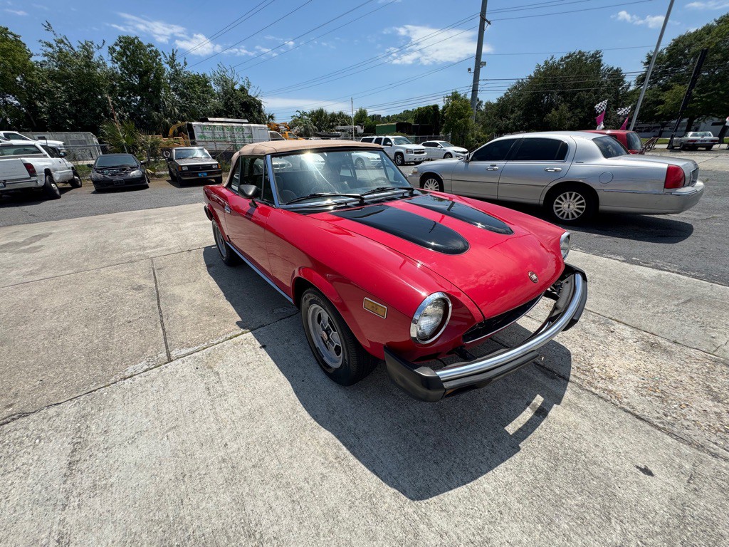 1982 FIAT 124 Spider Image 2