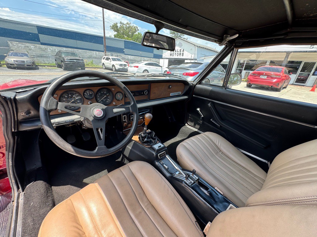 1982 FIAT 124 Spider Image 9
