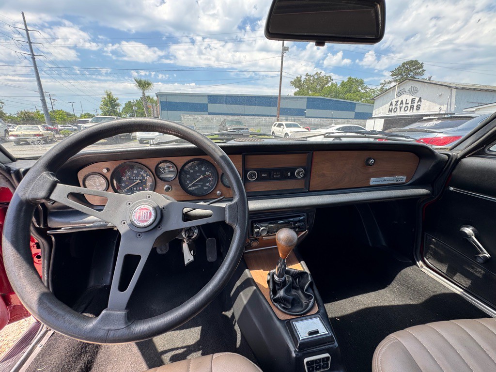 1982 FIAT 124 Spider Image 10