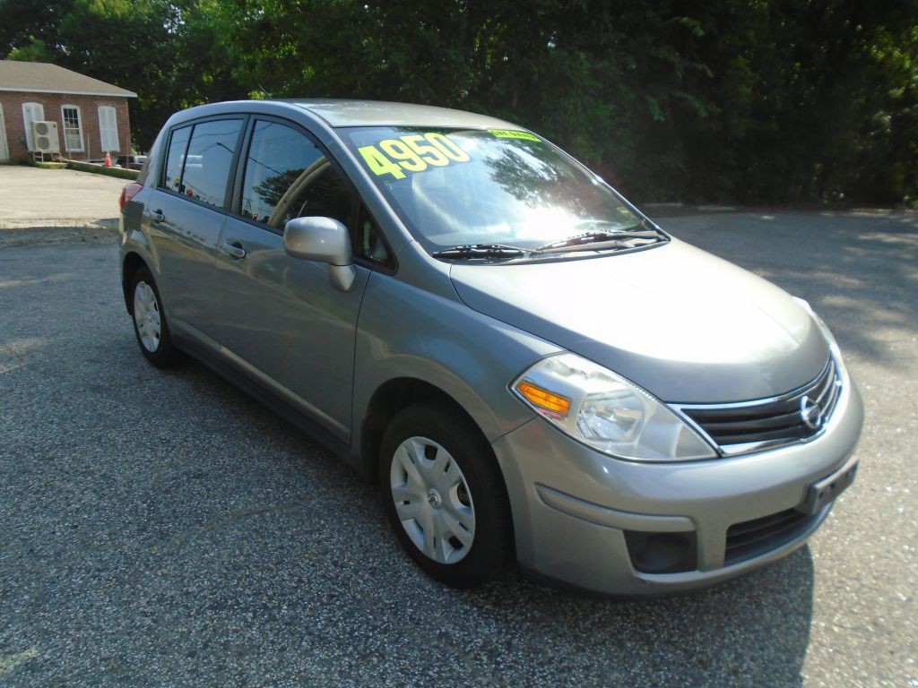 2012 Nissan Versa Image 1