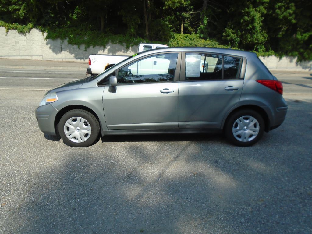 2012 Nissan Versa Image 3
