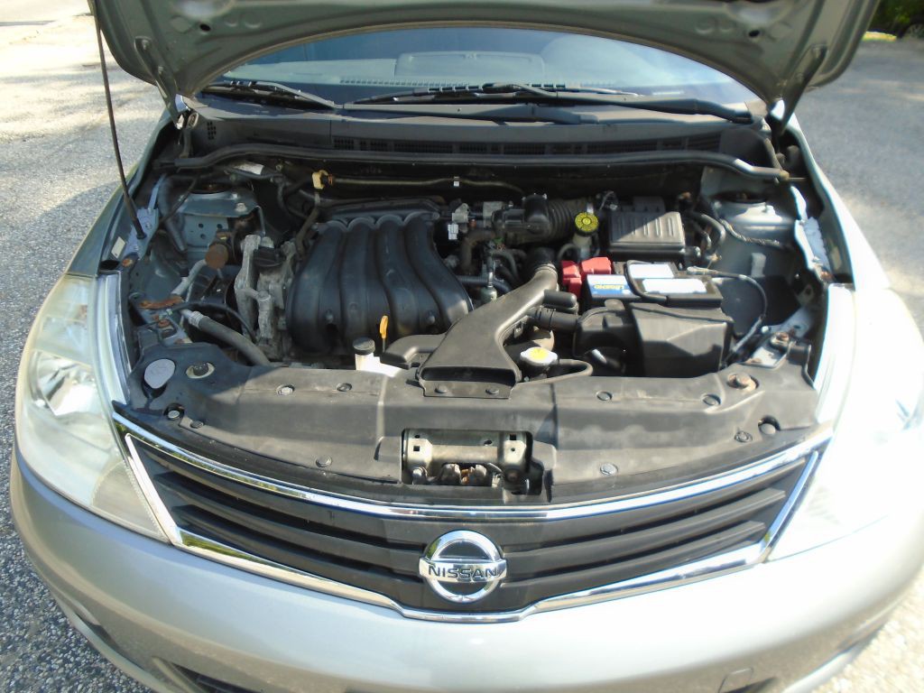 2012 Nissan Versa Image 9