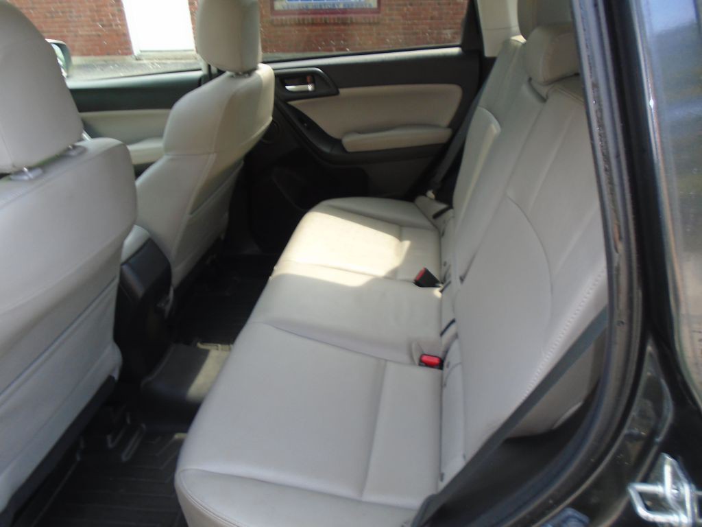 2015 Subaru Forester Image 7