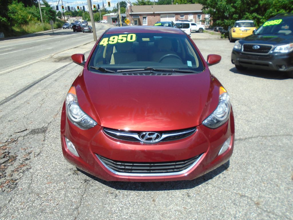2013 Hyundai Elantra Image 2
