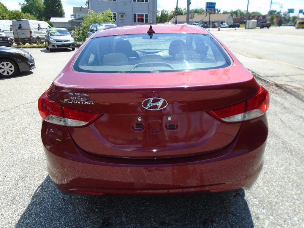2013 Hyundai Elantra Image 4
