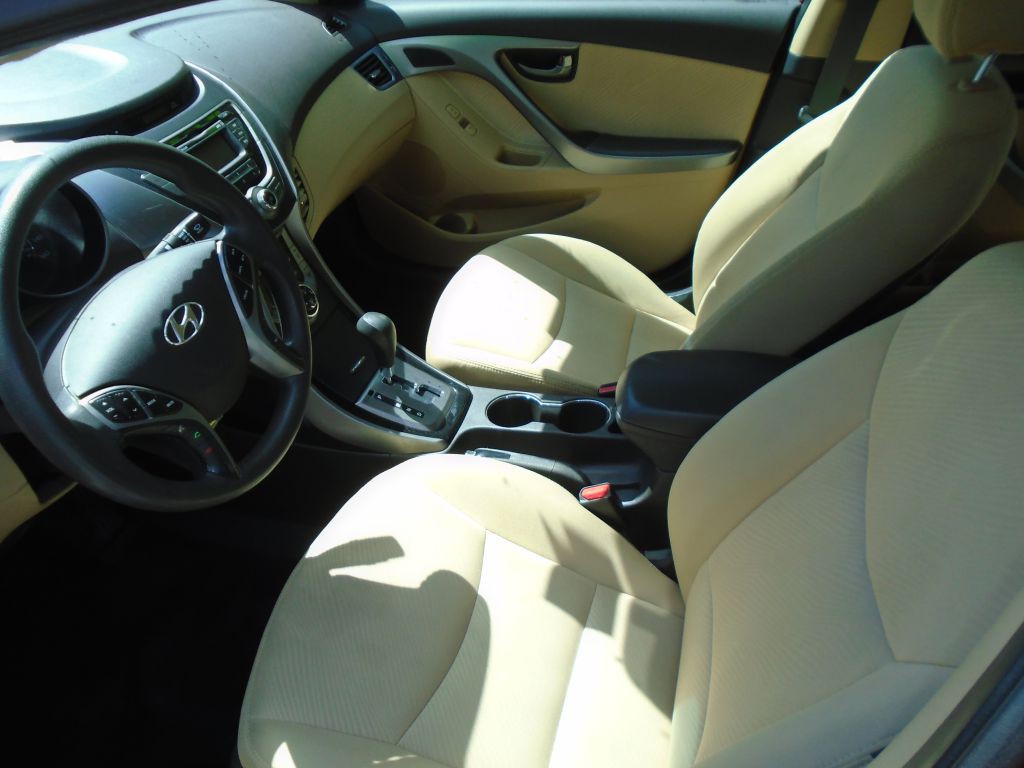 2013 Hyundai Elantra Image 6