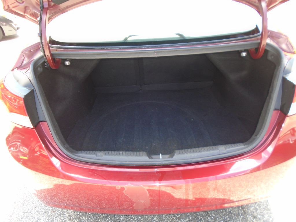 2013 Hyundai Elantra Image 8