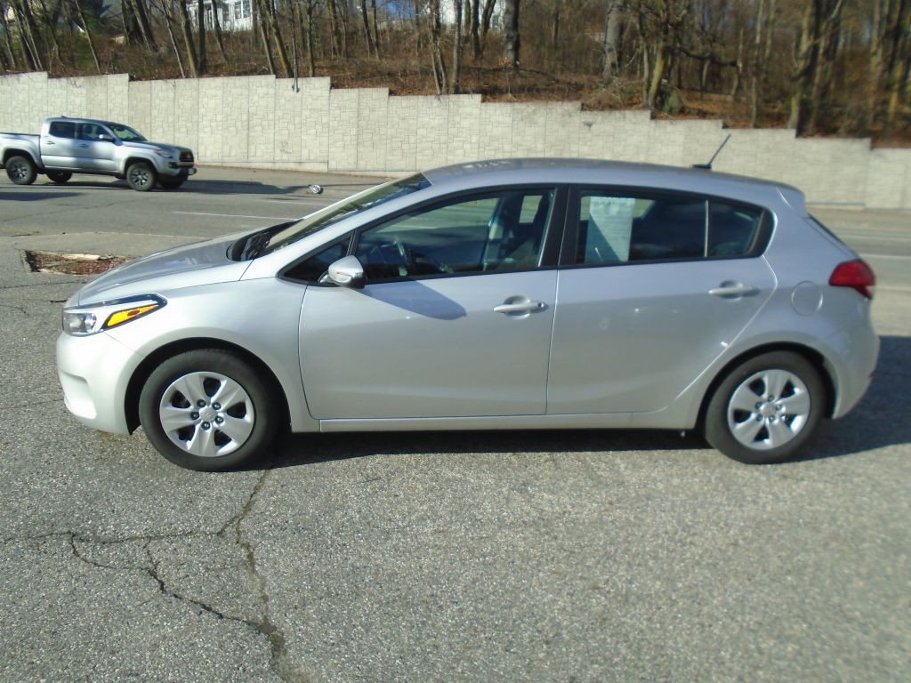 2018 Kia Forte Image 2