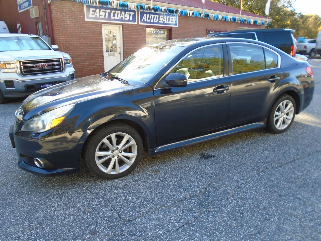 2013 Subaru Legacy Image 2