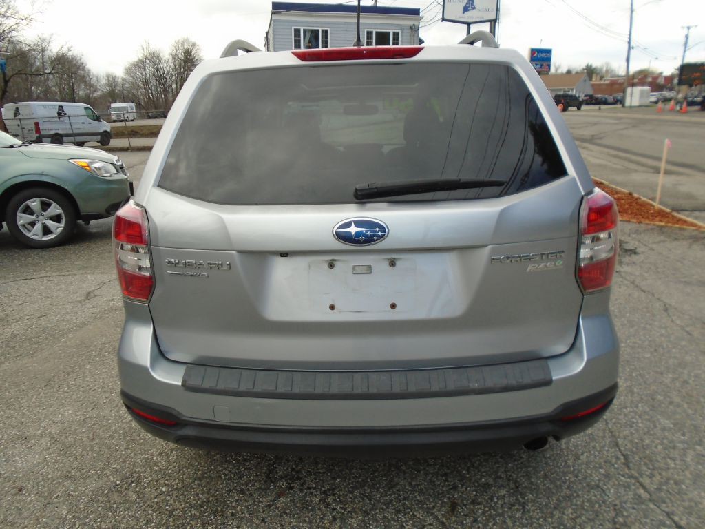 2015 Subaru Forester Image 4