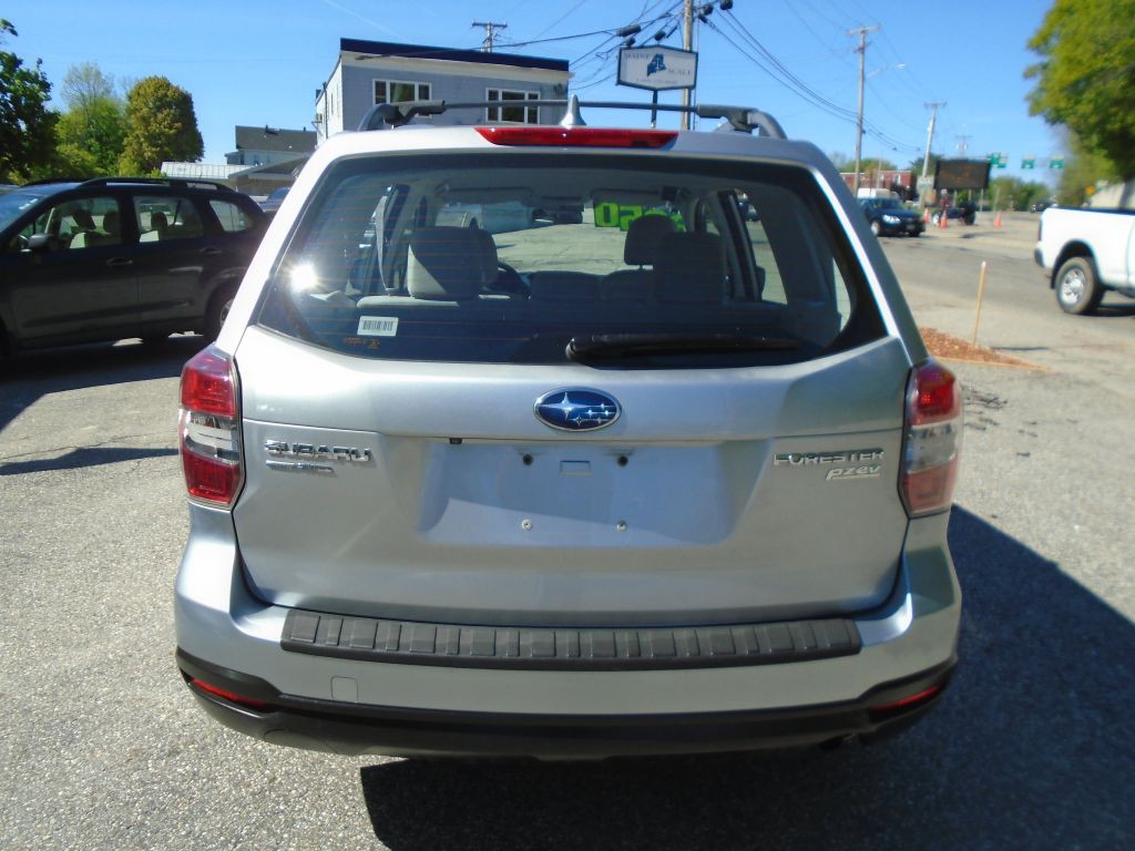 2016 Subaru Forester Image 4