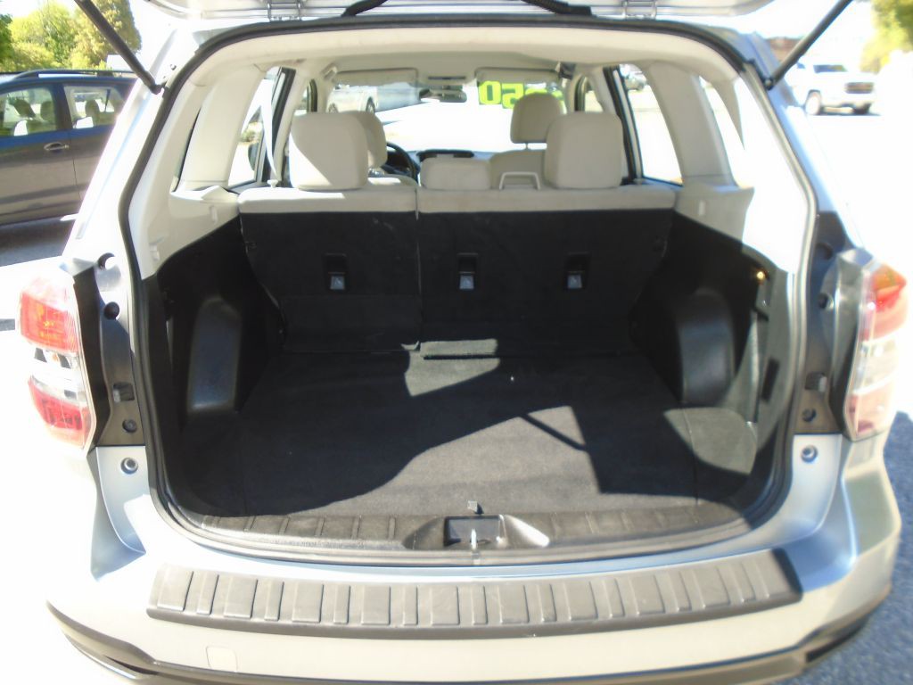 2016 Subaru Forester Image 6