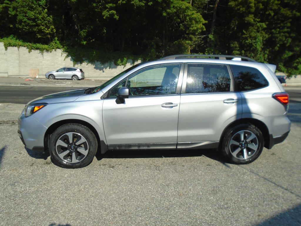 2018 Subaru Forester Image 3