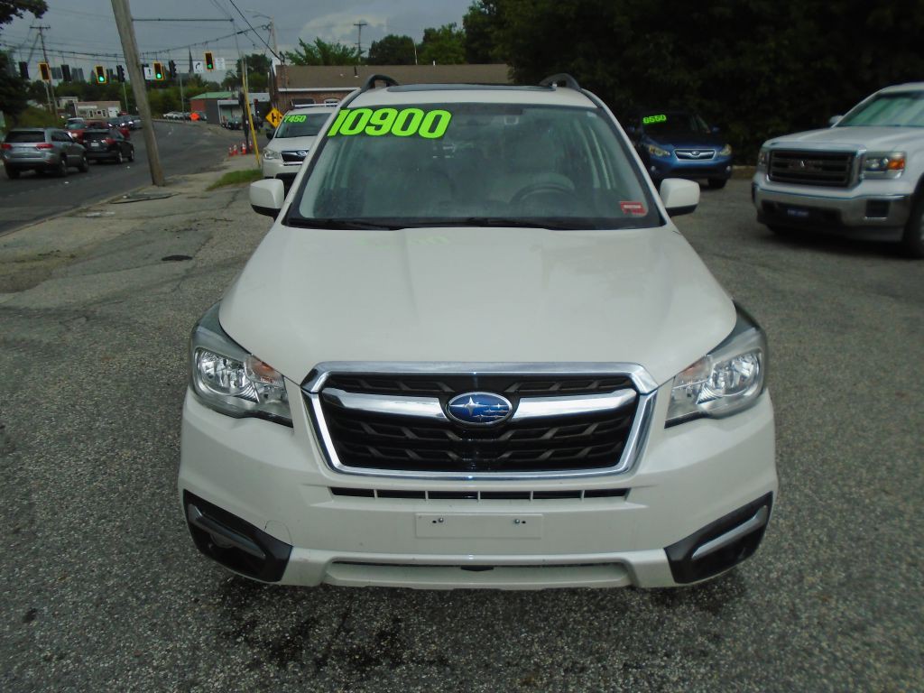 2017 Subaru Forester Image 2